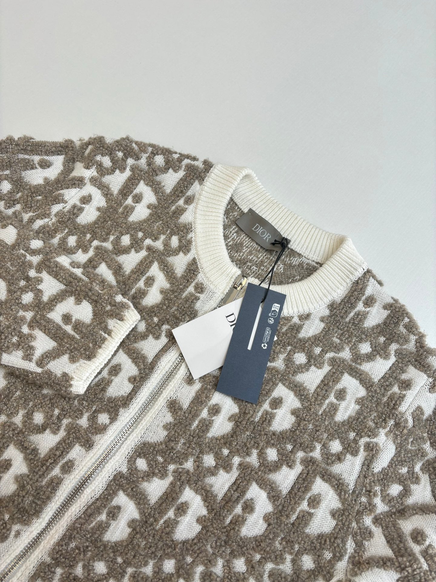 250722 A new high-quality full-printed jacquard zipper cardigan