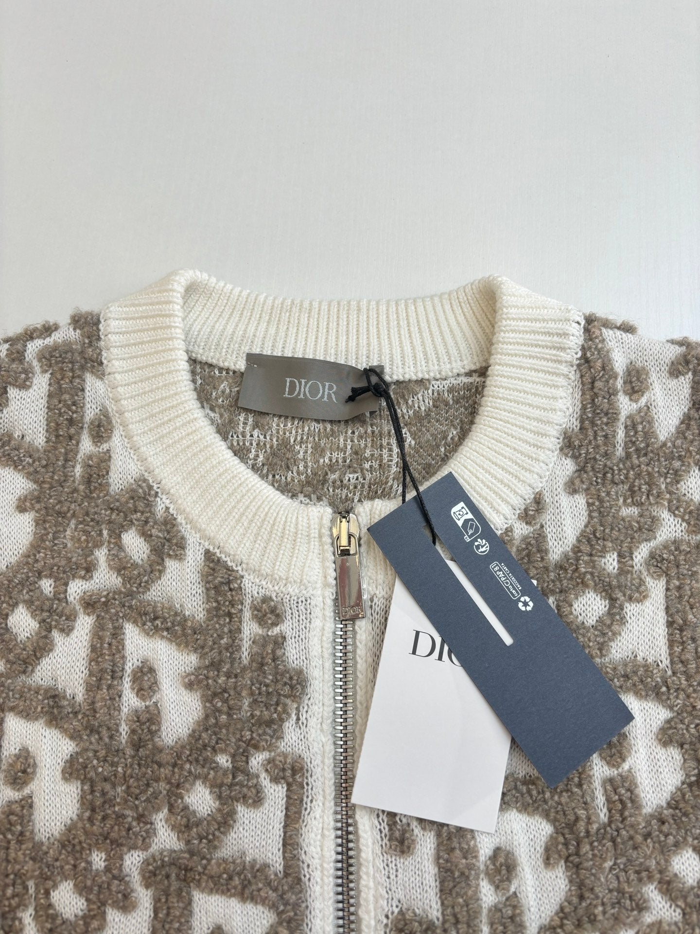 250722 A new high-quality full-printed jacquard zipper cardigan