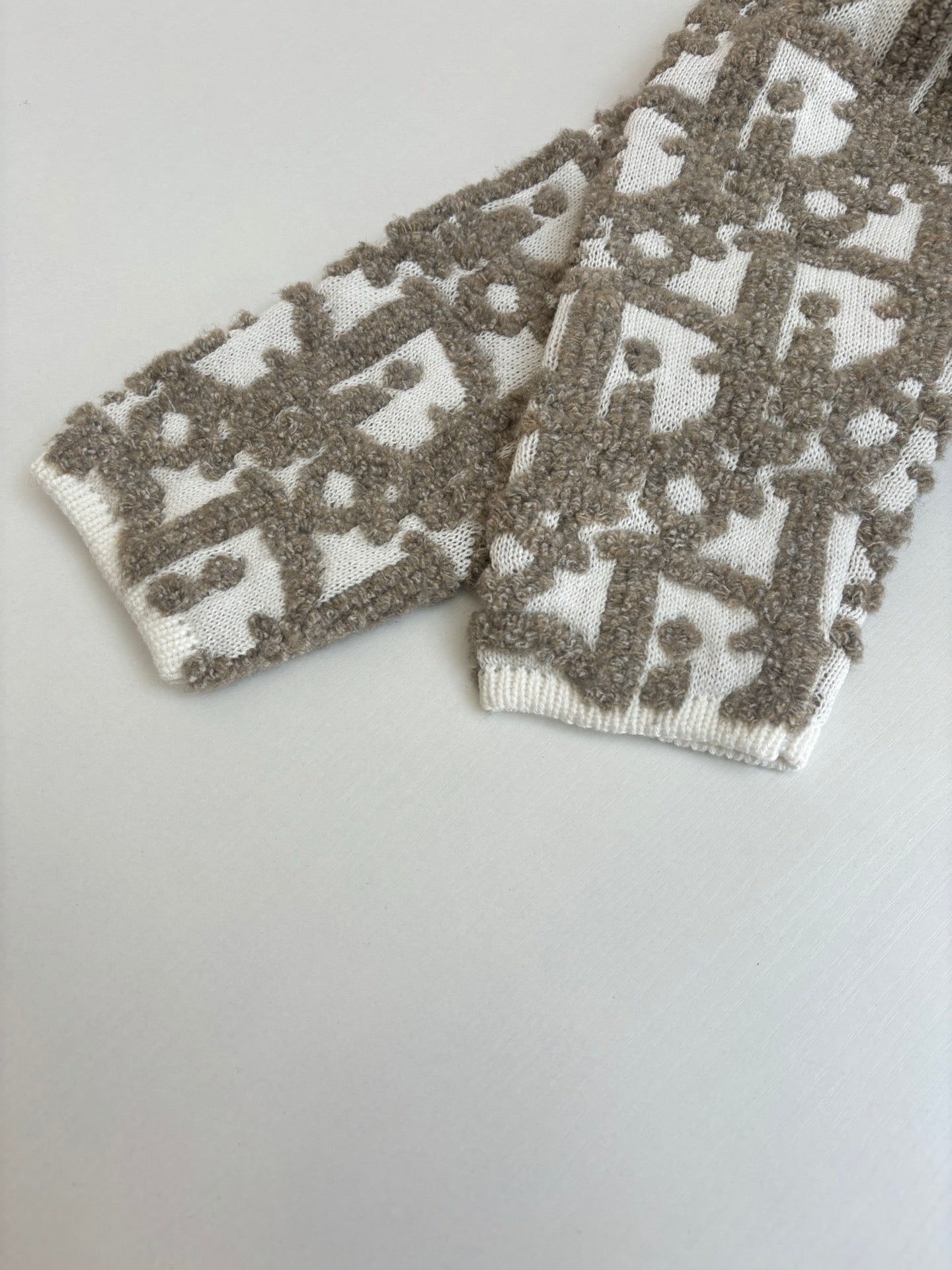 250722 A new high-quality full-printed jacquard zipper cardigan