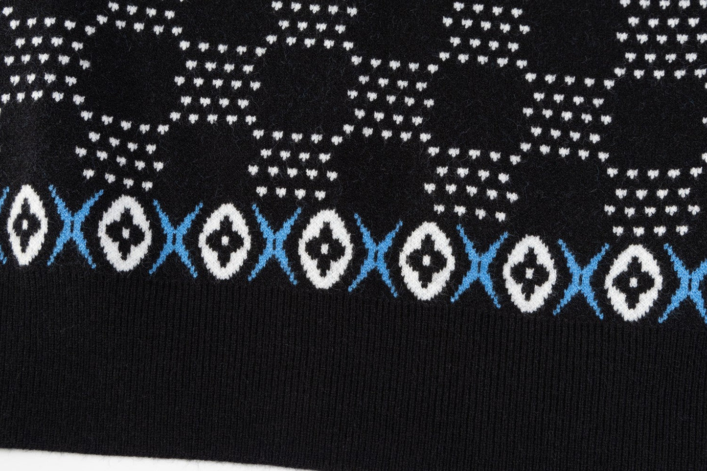 250729 New high-quality flystitch knitted sweater