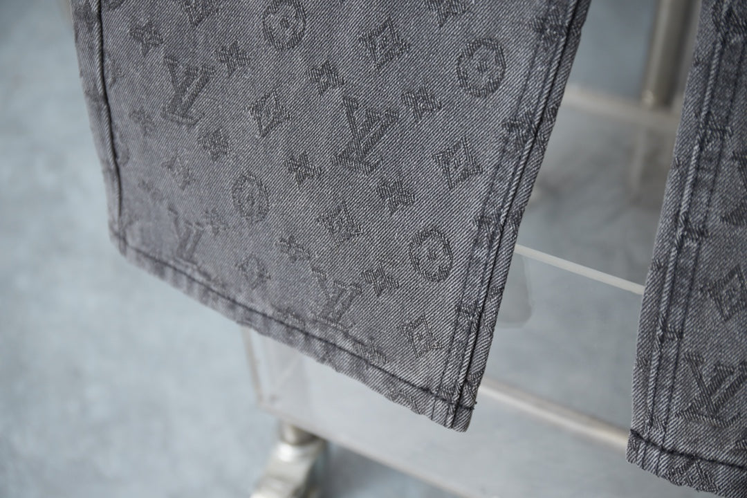 250729 New heavy-duty jacquard spray-painted denim trousers