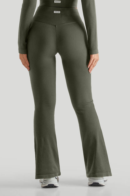 Solid Ribbed Flared Seamless Legging