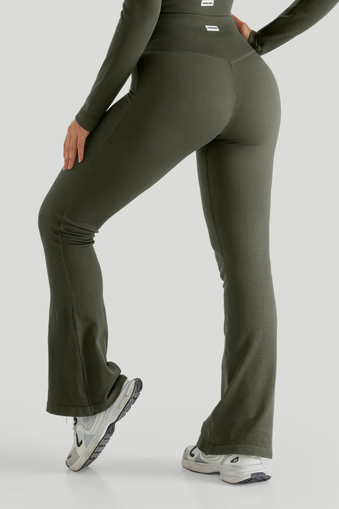 Solid Ribbed Flared Seamless Legging