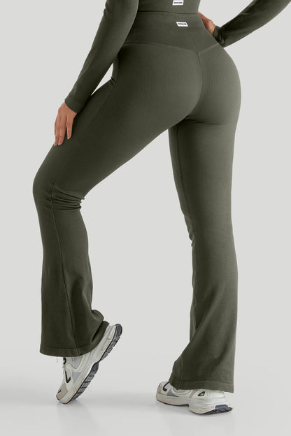 Solid Ribbed Flared Seamless Legging