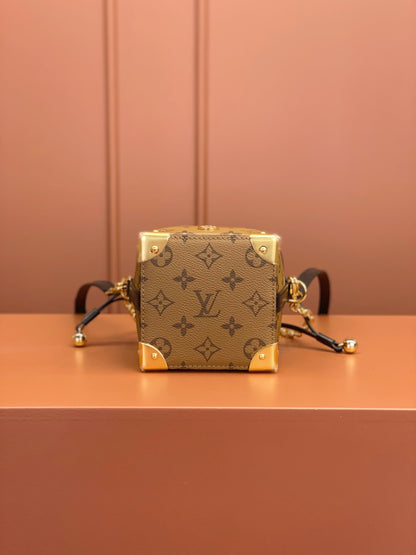 0528 Noé Purse LV Charms Monogram Reverse