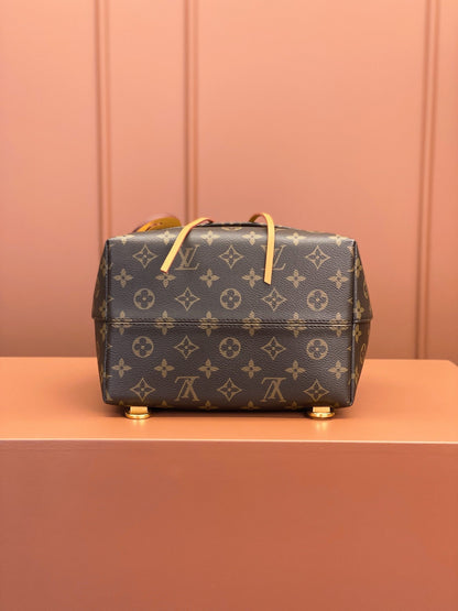 0528 Monogram Monsouris Nm Bb