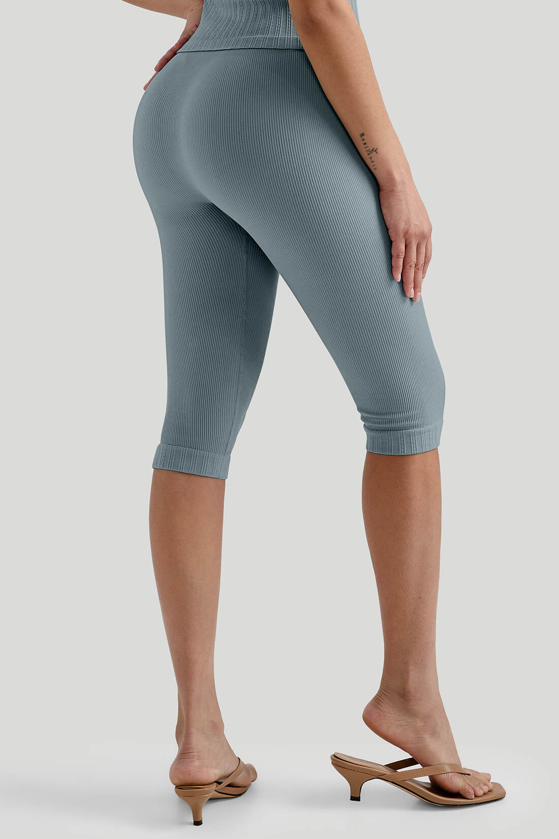Ribbed Capri Pants