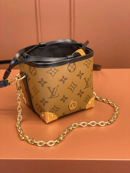 0528 Noé Purse LV Charms Monogram Reverse