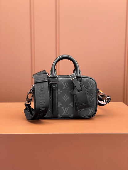 0528 Nano Porte Documents Voyage Monogram Eclipse