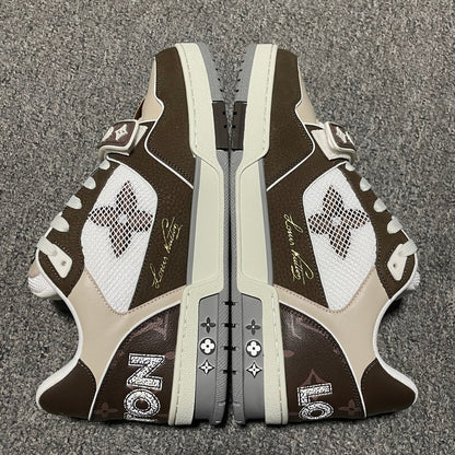 New feature graphic board shoes
