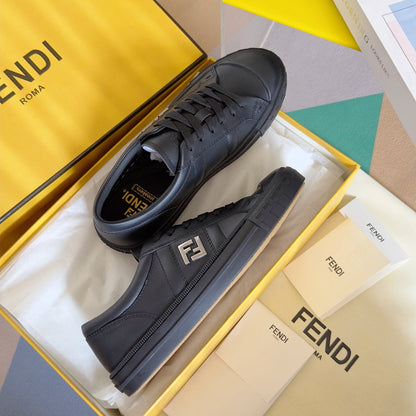 250501 New high-end and simple flat sports shoes