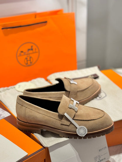 250527 New high-quality classic retro thick-soled loafers
