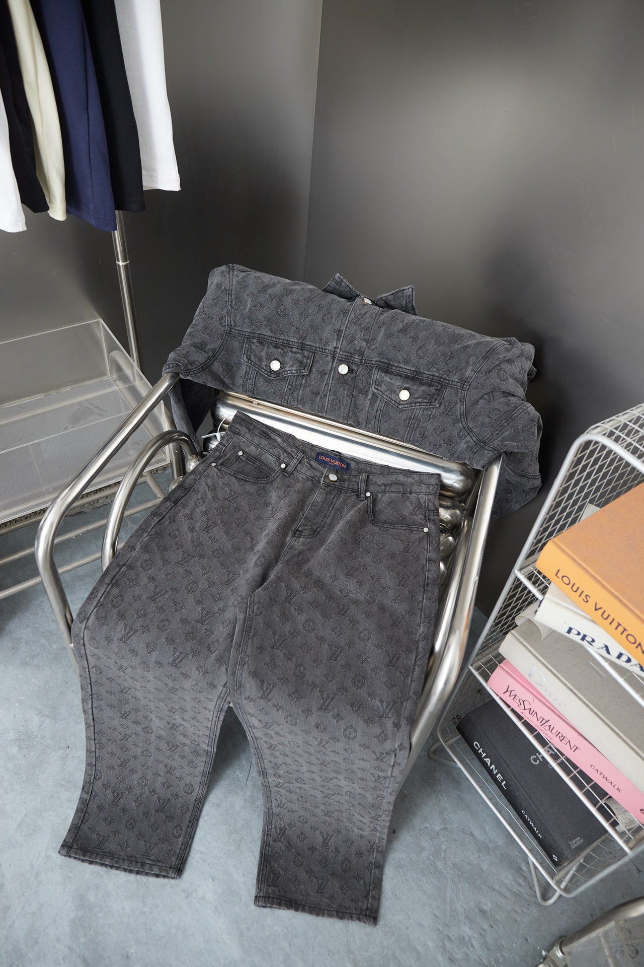 250729 New heavy-duty jacquard spray-painted denim trousers